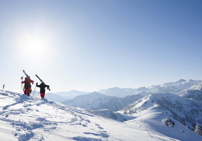 Skifahrer im Schnee in Kleinarl © Wagrain-Kleinarl Tourismus